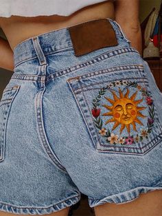 Vacation Fashion, Mode Hippie, Diy Vetement, Print Denim, Mode Boho, Painted Clothes, Shorts Casual, Embroidered Clothes, Hippie Outfits