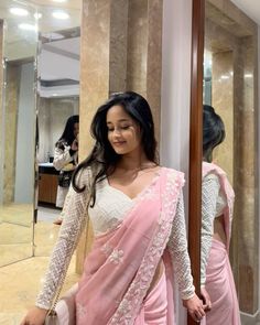 Farewell Sarees, Indian Dress Up, Sarees For Girls, Saree Wearing Styles, Simple Saree Designs, New Saree Blouse Designs, Latest Model Blouse Designs, Fashionable Saree Blouse Designs