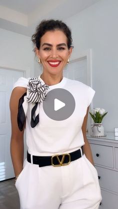 How To Tie A Scarf With A Button Down Shirt, How To Tie A Scarf With A Collared Shirt, Elegant Summer Scarf With Ties, Scarf Techniques, Rectangle Silk Scarf Tying Ideas, Scarf Tucked Into Belt, Outfit With A Scarf, Scarf Tricks, Ways To Tie Scarves