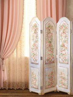 Vintage Floral Folding Screen Photography Backdrop - Vintage floral folding screen photography backdrop with soft pink Pink Princess Room, Changing Screen, Screen Photography, Neutral Curtains, Distressed Frames, Romantic Shabby Chic, Printed Photo, Folding Screen, Printed Backdrops