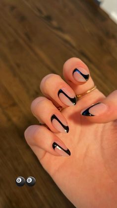 Nail Designs Texture, Chic Black Nails, Revenge Nails, Simple Edgy Nails, Cute Grunge Nails, Edgy Nail Designs, Sleek Nails, Gelly Nail, Tech Nails