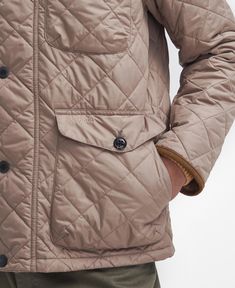 Offering tradition with just the right amount of contemporary, the Barbour Hornby Quilted Jacket is the perfect transitional style to see you through the seasons. Featuring our signature 2" box quilting, this style is detailed with utilitarian-inspired pockets with our classic cord trims and collar for a timeless finish. Barbour Northumbria, Beadnell Barbour Jacket, Barbour Annandale Quilted Jacket, Barbour Acorn Wax Jacket, Trending Winter Boots, Barbour Wax Jacket, Barbour Mens, Contrast Collar, Fleece Pants