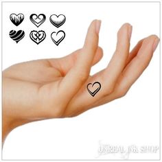 Finger Hearts, Heart Tattoo On Finger, Tattoo Son, Realistic Fake Tattoos, Tattoo Finger, Heart Temporary Tattoos, Small Heart Tattoos, Finger Tattoo For Women, Cool Wrist Tattoos