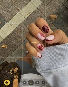 Fall Transition Nail Designs, Brandy Melville Nails, Short Nail Inspo Fall 2024, Short Blooming Gel Nails, Fall Transition Nails, Summa Nails, Turtle Nails, Wide Nails, November Nails