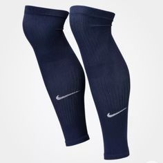 Nike Squad Unisex Soccer Leg Sleeve Shinguard Socks Dri Fit Sk0033-410 L/Xl New Elevate Your Soccer Game With These Nike Squad Unisex Soccer Leg Sleeve Shinguard Socks. Designed With Dri Fit Technology, These Socks Will Keep Your Feet Dry And Comfortable Throughout The Game. The Navy Blue And White Color Combination Is Perfect For Any Soccer Outfit, And The L/Xl Size Fits Players With Smaller Feet. Made From A Blend Of 95% Polyester And 5% Spandex, These Socks Are Both Durable And Stretchy. They Blue Anti-odor Sporty Socks, Sports Stretch Hosiery, Nike Breathable Functional Socks, Nike Breathable Training Socks, Blue Anti-odor Sports Socks, Blue Casual Training Socks, Casual Blue Training Socks, Casual Blue Running Socks, Antimicrobial Stretch Sports Socks