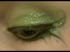 Green Fairy eye makeup @Kelsey Myers Myers Lantz, this reminds me of you! Fairy Eye Makeup, Fairy Eyes, Make Up Designs, Party Eyes, Green Fairy, Dry Skin Patches, Fairy Makeup, Elf Makeup, Makeup Tricks