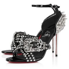 Discover the allure of the Wosandal Pic sandals in Classic Black. Designed with a chic metal buckle and adorned with signature metal spikes, these sandals offer a versatile option for any outfit. A true fashion essential!


#FashionEssentials #ShoeStyle #ChristianLouboutin #WosandalPic #LimitedEdition Metal Spikes, So Kate, Low Boots