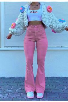 90s Fashion Pink, Jeans Women High Waist, Doudoune The North Face, Mode Rose, Salalah, Jeans Mom, Flare Leg Jeans, Pink Pants, Streetwear Y2k