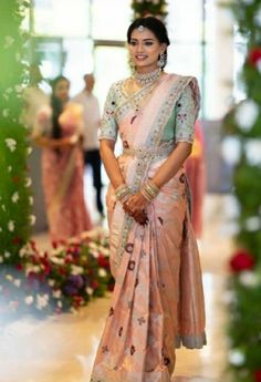 Pattu Sarees Combination, How To Get Ready For Marriage Function, Pastel Bridal Saree, Reception Dress For Groom Sister, Bridal Silk Saree Kanchipuram, South Indian Bridal Sarees, Pellikuthuru Function, Indian Bridal Looks, Groom Sister