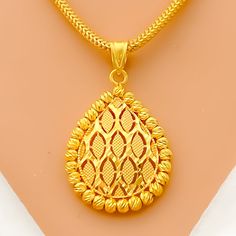 Vintage Artistic 22k Gold Pendant Locket Set Design In Gold, Chain Lockets Gold Simple, Seema Anand, Gold Locket Design, Gold Dollars, Gold Jewelry Prom, Jewelry Prom, Gold Pendent, Locket Design