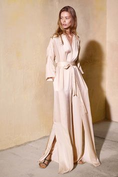 Mode Kimono, Silk Maxi, Looks Street Style, Elizabeth And James, Maxi Wrap Dress, Dress With Cardigan, Fashion 2017, Spring 2017, Spring Dresses