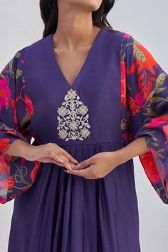 Shop for Archana Shah Purple Silk Conte Kimono Tunic for Women Online at Aza Fashions Bohemian Chanderi Kurta With Embroidered Neckline, Festive V-neck Dress With Resham Embroidery, Festive Chanderi Kaftan With Printed Motifs, Embroidered Chanderi Anarkali Kaftan, Designer V-neck Kurta With Printed Motifs, Festive Kaftan With Printed Motifs, Chanderi Kurta With Embroidered Neckline And Long Sleeves, Long Sleeve Chanderi Kurta With Embroidered Neckline, Bohemian Sets With Embroidered Sleeves For Festive Occasions