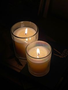 Two lit white candles in glass jars on stacked up books, candlelight, candlelit, room decor inspo, home inspo, lamp, light ideas, pretty, cute, romantic. Pic inspo, picture inspiration, photo ideas, instagram idea Motivation Study, Emma Style, Pretty Candle, Forbidden Fruit, Candle Magic, Photo Inspo, Fall Halloween