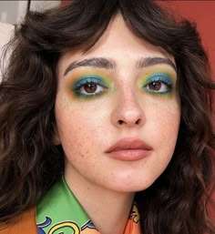 Makeup For Bright Green Dress, Primary Color Makeup Look, Colourfull Makeup Looks, Funky Eyeshadow Looks, Jewel Tone Makeup Looks, Fun Eyeshadow Looks For Beginners, Wes Anderson Makeup, Fun Summer Makeup, Dots On Face Makeup