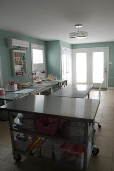 the kitchen is clean and ready to be used for cooking or cleaning up some dishes