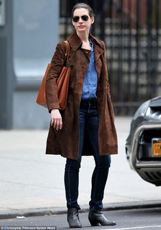 Anne Hathaway Style, Long Leather Coat, Long Coat Jacket, Double Denim, Leather Trench Coat, Anne Hathaway, Brown Leather Jacket, Leather Jackets Women