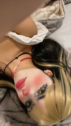 #makeupinspo #makeup #clown Tiktok Clown Makeup, Girls Clown Makeup, Pirouette Clown, Mexican Clown Makeup, Hot Clown Costume, Halloween Makeup Looks Clown, Soft Clown Makeup, Red Clown Makeup, Pink Clown Makeup