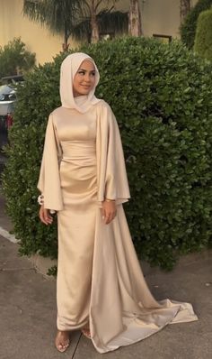 Elegant Dresses Hijab, Hijab Prom Dress, Hijabi Dresses, Eid Outfit Ideas, Dresses Hijab, Estilo Hijab, Modest Evening Dress, Wedding Pakistani