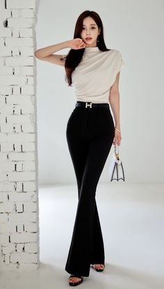 Women Office Outfits, Stylish Office Wear, Business Dress Women, Business Outfits Women, Office Outfits Women, Stylish Office, Women Office, Korean Fashion Dress