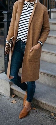 25 ELEGANT OUTFITS WITH JEANS TO WEAR NOW FOR WOMEN OVER 50 - valemoods Fall Outfits 2018, Trendy Fall Outfits, Autumn Fashion Women, Womens Fashion Casual, Jean Outfits