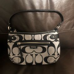 This Cute Coach Retro Shoulder Bag Is New Without Tags! Found In My Closet And Hope It Would Come To Good Use Elsewhere :) Interior Multi-Function Pocket Zip-Top Closure Lined Fabric Handle With 7" Drop Approx. 11"L X 7.5"H X 2.75"W Retro Shoulder Bag, Dream Bags, Bags Coach, Fancy Bags, Bags Aesthetic, Pretty Bags, In The Bag, Zip Top, What I Want