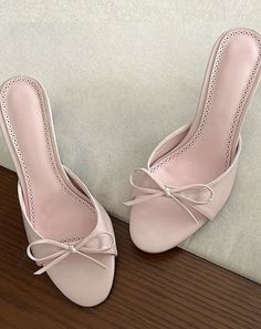 Pink Ribbon Heels, Pink Shoes Aesthetic, Cute Pink Heels, Mules Shoes Outfit, Coquette Heels, Romantic Shoes, Feminine Sandals, Pretty Heels, Feminine Shoes