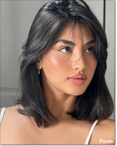 Hair With Shorter Front Pieces, Mid Black Hair, Long Bob Asian, Black Short Hair Aesthetic, Short Jet Black Hair, Short Hair Oval Face, Straight Short Hair, Selena Gomez Short Hair, Black Hair Balayage