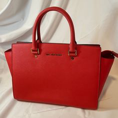 Make A Statement With This Beautiful Vintage Red/Orange Michael Kors Purse! Barely Used And In Amazing Condition! Michael Kors Red Bag For Everyday Use, Michael Kors Handbags Red, Michael Kors Red Bag With Removable Pouch, Red Michael Kors Bag With Handles, Michael Kors Red Shoulder Bag For Shopping, Red Purse, Michael Kors Purse, Red Purses, Bags Michael Kors