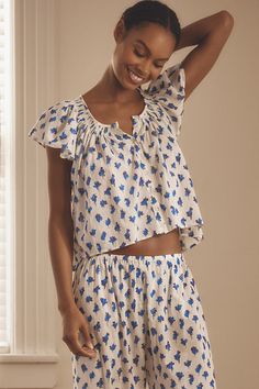 Cotton Button front Machine wash Imported | SLEEP The Flutter-Sleeve Pajama Top by THE GREAT. in White, Women's, Size: 3, Cotton at Anthropologie Summer Pijama, Lounge Fits, Unique Pajamas, Pajama Ideas, Cool Pajamas, Sassy Outfits, Cute Pajama Set, Cute Christmas Pajamas, Pajamas Aesthetic