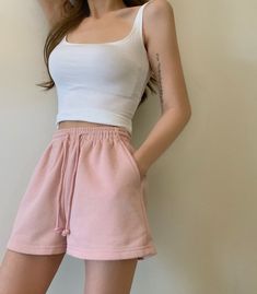 Size (CM) Waist Circumference Hips One size 62 31 Booties Outfit Fall, Comfy School Outfits, Style Wide Leg Pants, Korean Shorts, Short Pant, Sports Shorts Women, Women Shorts, Weave Style, Elastic Waist Shorts