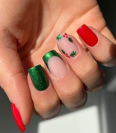 Nails Green Chrome, Green Chrome Nails, Nails Festive, Christmas Gel, Custom Press On Nails, November Nails, Winter Nails Acrylic, Christmas Nails Easy, Cute Christmas Nails