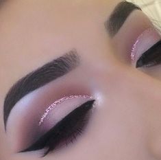 For Eye Makeup, Trendy Eyeshadow, Eyeshadow Tips, Purple Eye Makeup, Makeup For Blondes, Makeup Guide, Eye Makeup Tips