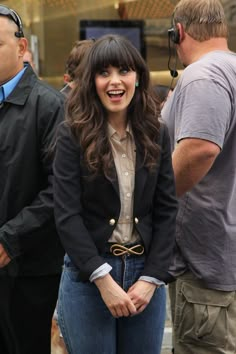 Zoey Deschanel Haircut Bangs, Zooey Deschanel Haircut, Jessica Day Hairstyle, Jess Day Hair, Jessica Day Bangs, Zoey Deschanel Aesthetic, Jessica Day Hair, Zoe Deschanel Hair, Zooey Deschanel Bangs