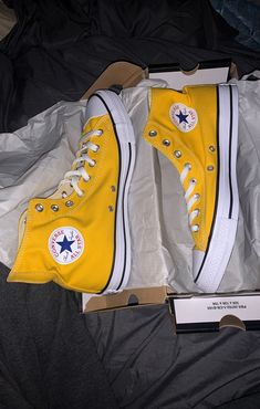 All Star Yellow, Zapatillas All Star, Converse Yellow, Yellow Converse, Converse High Top, Dr Shoes, Hype Shoes