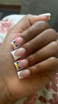 Nails For Back To School Acrylic Short, Shorties Nails Black Women, Hello Kitty Nails No Charms, Mexican Style Nails Almond, Short Acrylic Nails Duck, Short Pink French Tip Acrylic Nails, Duck Nails Hello Kitty, Short Duck Nails Design, Nails No Charms