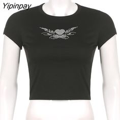 90s T Shirts, Y2k Goth Outfits, Clothing Grunge, Graphic Crop Top, Vintage Crop Tops, Gothic Clothing, Y2k Clothes, Summer Crop Tops, Grunge Y2k