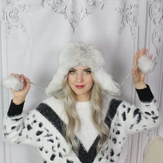 White Hat With Faux Fur Lining For Winter, White Winter Hat With Faux Fur Lining, White Winter Hats With Ear Flaps, White Hats For Outdoor Fall Season, White Hat For Outdoor Fall Season, Fur Pom Pom Hat, Cashmere Hat, Leather Hat, Cashmere Gloves