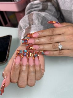 Nail Ideas Mexican Style, Nacho Libre Nails, Mexican Gel Nails, Acrylic Nails Mexican Design, Traditional Mexican Nails, Mexican Short Nails