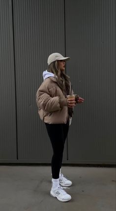 Follow & See more post collection in my pin bio, Thank you. Read more inspo & article at Our website. #jacket #outfit #style #cute #beauty #jacketoutfit #ootd #cute Modele Fitness, Look Legging, Black Leggings Outfit, Leggings Outfits, Outfit Chic, Cold Outfits, Legging Outfits