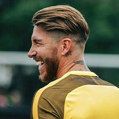 Sergio Ramos Nike Sergio Ramos Hairstyle, Ramos Haircut, Football Hairstyles, Stylish Boy Haircuts, Mens Hairstyles Fade, Hipster Hairstyles, Textured Haircut, Men Haircut Styles, Mens Haircuts Fade