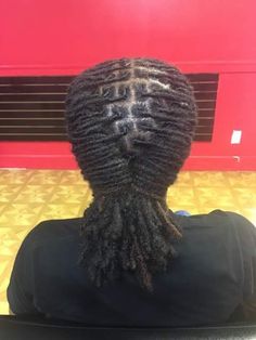 Barrel Locs Women, Barrel Style Locs, Barrell Twist On Short Locs Men, Dreadlock Barrel Twist, Barrel Locs Styles, Dread Barrel Twist, Two Barrel Twist Locs Women, Loc Barrel Twist, Loc Barrel Style