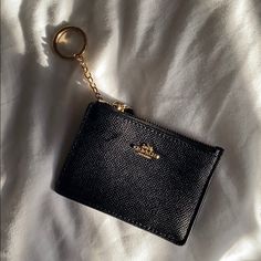 Like Brand New Chic Black Coin Purse For Gift, Chic Black Card Holder For Everyday Use, Chic Black Card Holder For Everyday, Elegant Everyday Card Holder With Zipper, Chic Black Everyday Card Holder, Chic Coach Coin Purse With Card Slots, Elegant Black Card Holder With Zipper Closure, Coach Black Card Holder With Rfid Blocking, Classic Black Coach Coin Purse