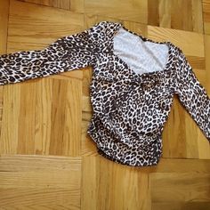 Brand New Guess Animal Print Stretch Shirt Casual Stretch Leopard Print Blouse, Trendy Long Sleeve Leopard Print Top, Casual Leopard Print Stretch Tops, Fitted Casual Leopard Print Tops, Cropped Polo, Guess Shirt, Polo Long Sleeve, White Long Sleeve Top, Guess Dress