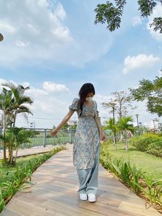 Jean And Kurti Outfits, Kurti With Jeans Outfit Ideas, Jeans And Kurti, Jeans Kurti Style, Kurti And Jeans, Dress Over Jeans, Desi Aesthetics, Thanksgiving Outfit Ideas