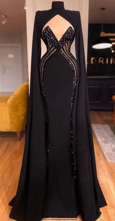 Black Elegant Prom Dress, Black Vibe, Elegant Prom Dress, Dinner Dresses, Black Lover, Prom Dress Black, Makeup Tip, Dinner Dress Classy, Elegant Prom