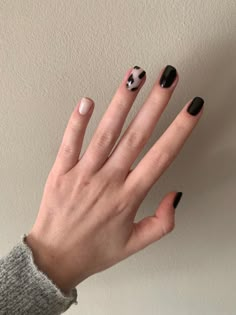 Uñas de color blanco y negro Casual Nails, Chic Nails