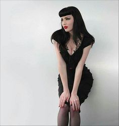 Betty Bangs, Rockabilly Girl, Goth Look, Goth Women, Bettie Page, Psychobilly, Rockabilly Fashion, Gothic Beauty, Gothic Girls