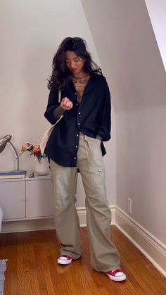 30 Tom Boy Femme Outfits You Need to Try 2024 Tomboy Women, Outfit Tomboy, Tomboy Outfit Ideas, Pakaian Hipster, Tomboy Outfit, How To Have Style, School Fit, Pastel Outfit