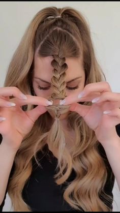 TutorialHair4You’s Instagram profile post: “Amazing hair tutorial for you 💕💕💕 Follow us @tutorialhair4you Credit @poppy_hairstyles #hairstyletutorial #hairvideoshow #hairtutorial…” Edgy Short Hair, Summer Hairstyles For Medium Hair, Easy Summer Hairstyles, Hairstyles Summer, Hair Summer, Sporty Hairstyles, Hairstyles Black