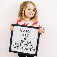 Gender Reveal Ideas 2nd Baby, Pregnancy Annoucements, Baby 2 Announcement, Second Baby Announcements, Fuchs Baby, Sibling Announcement, Pregnancy Announcement Sibling, Baby Announcement Photoshoot, Fun Baby Announcement